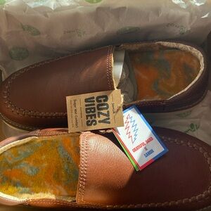 Sanuk mens slippers. Leather, fur like lining.  New in box size 11